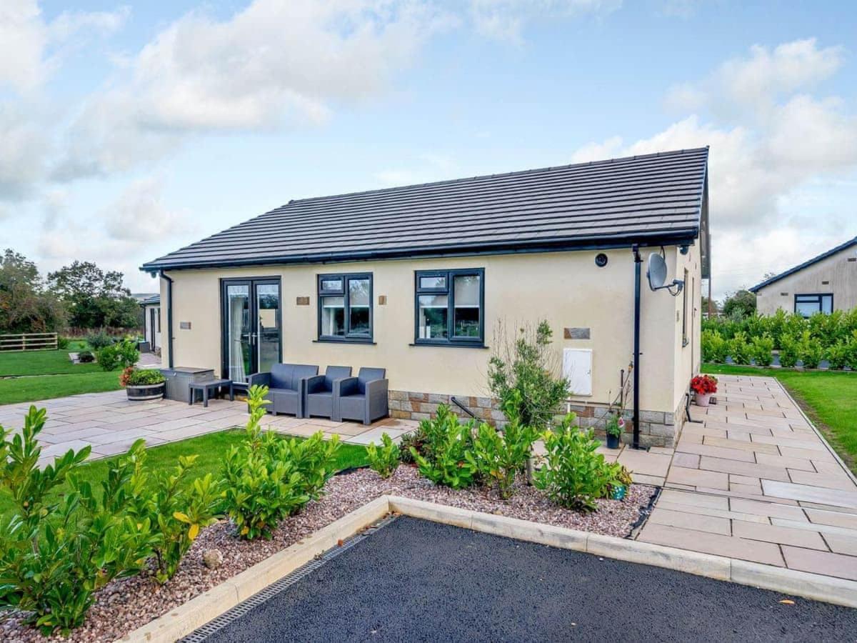 Mya Cottage Wilpshire Exterior photo